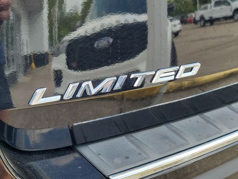 Used 2022 Ford Explorer Limited AWD/4WD image 6