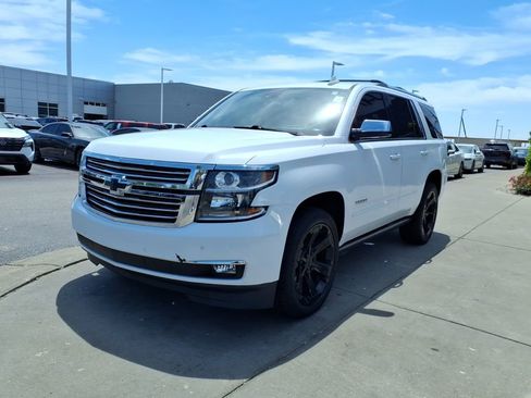 Used 2018 Chevrolet Tahoe Premier AWD/4WD image 4