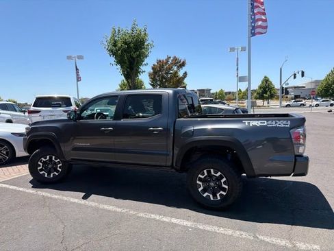 Certified 2023 Toyota Tacoma TRD Off-Road w/ Technology Package AWD/4WD image 21