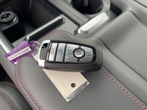 New 2025 Ford Expedition Active image 55