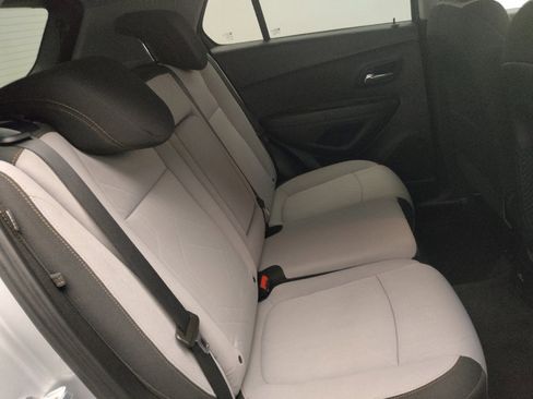 Used 2020 Chevrolet Trax LT image 19