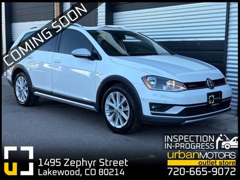 Used 2017 Volkswagen Golf Alltrack SE AWD/4WD image 1