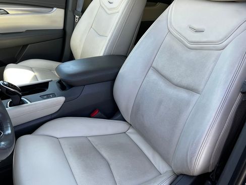 Used 2019 Cadillac XT5 Premium Luxury w/ Driver Assist Package image 11