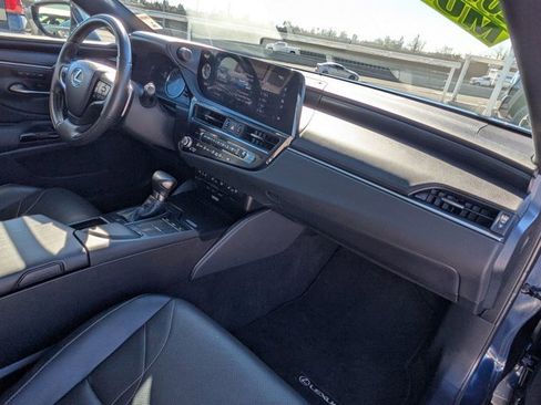 Used 2022 Lexus ES 350 Luxury image 6