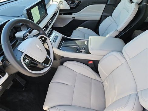 New 2026 Lincoln Aviator Reserve image 12