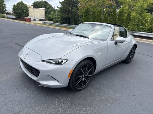Used 2026 MAZDA MX-5 Miata RF Grand Touring RWD image 5