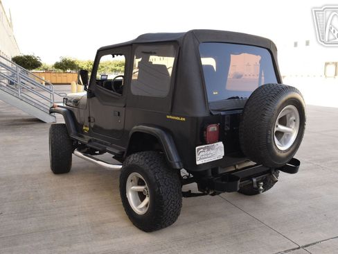 Used 1993 Jeep Wrangler 4WD image 8