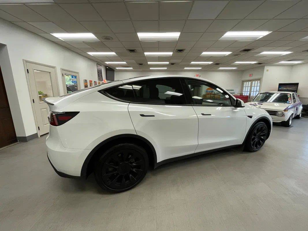 Used 2023 Tesla Model Y AWD image 39