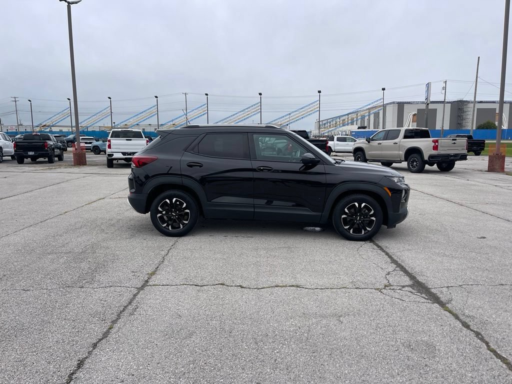 Used 2021 Chevrolet TrailBlazer LT w/ Sun and Liftgate Package FWD image 6