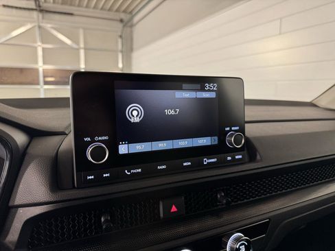 Used 2025 Honda CR-V LX image 16