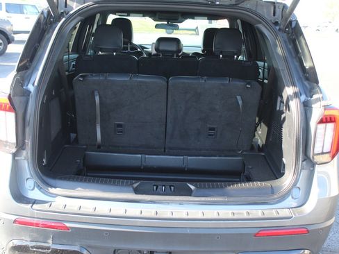 Used 2025 Ford Explorer ST-Line w/ ST-Line Street Pack AWD/4WD image 18