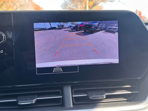 Used 2024 Chevrolet Trax RS w/ Sunroof Package image 30