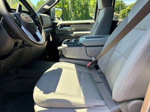New 2026 GMC Sierra 2500 SLE w/ SLE Value Package; AWD/4WD image 10