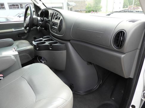 Used 2007 Ford E-150 and Econoline 150 RWD image 24