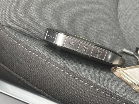 Used 2025 Kia K4 FWD image 18