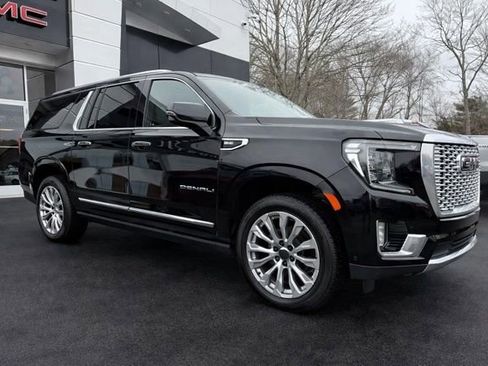 Used 2023 GMC Yukon XL Denali image 6