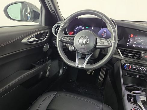 Used 2024 Alfa Romeo Giulia Ti AWD/4WD image 30