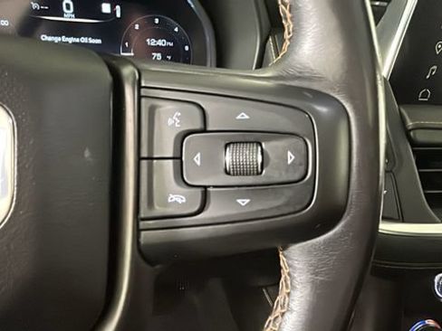 Used 2022 GMC Yukon XL AT4 AWD/4WD image 16