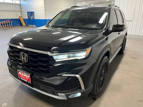 Used 2024 Honda Pilot Touring image 7