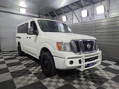 Used 2019 Nissan NV 3500 SL image 4