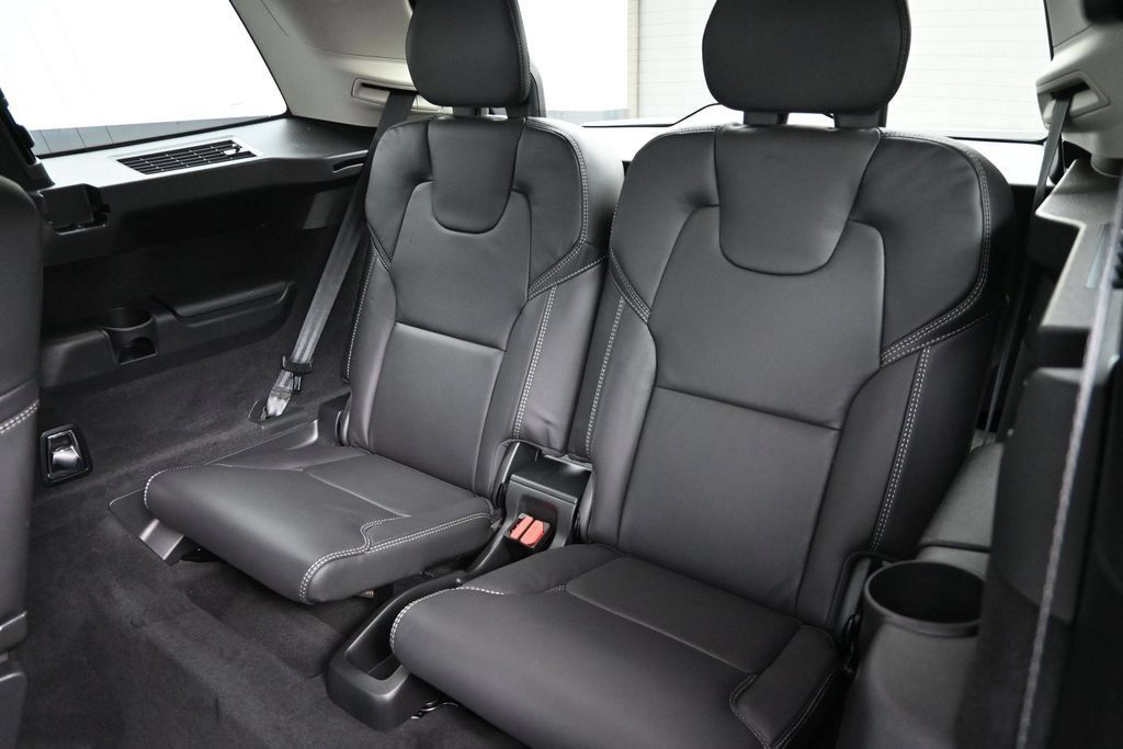 Used 2023 Volvo XC90 T8 Ultimate AWD/4WD image 19