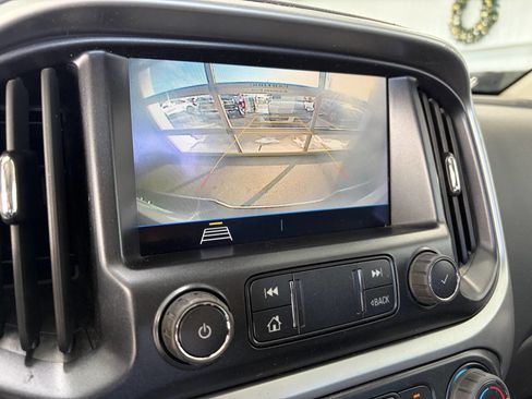 Used 2022 Chevrolet Colorado LT w/ Fleet Safety Package image 13