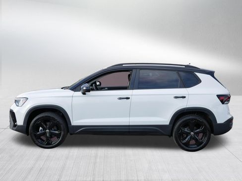 Certified 2025 Volkswagen Taos SE AWD/4WD image 4