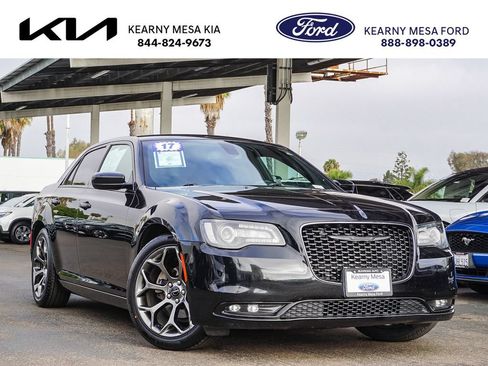 Used 2017 Chrysler 300 S RWD image 1