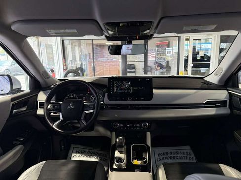 Used 2025 Mitsubishi Outlander Trail Edition image 24