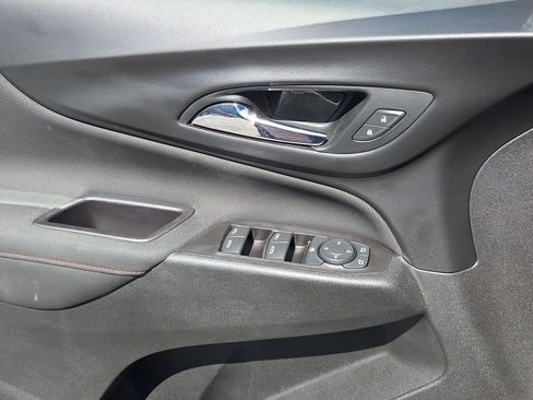 Used 2022 Chevrolet Equinox RS w/ Infotainment Package FWD image 18