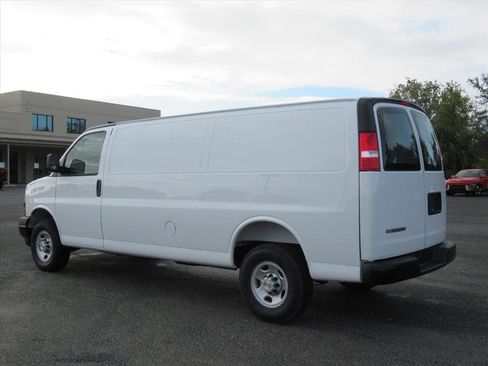 New 2025 Chevrolet Express 3500 Extended w/ Driver Convenience Package image 4