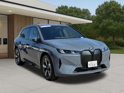 Used 2026 BMW iX xDrive45 image 6