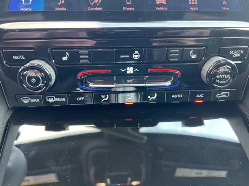 New 2025 Jeep Grand Cherokee L Limited w/ Black Appearance Package image 33