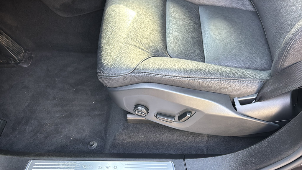 Certified 2024 Volvo XC90 B6 Plus w/ Protection Package Premier AWD/4WD image 26