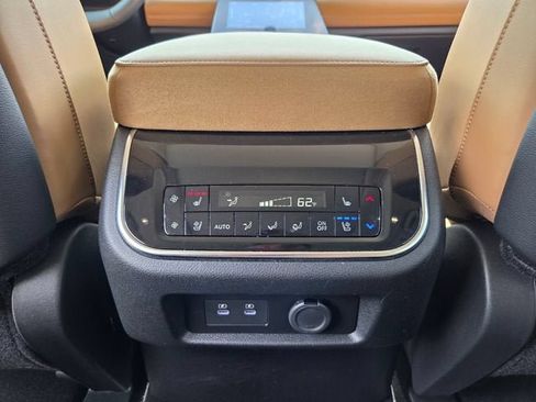 Used 2025 INFINITI QX80 Luxe w/ Cargo Package RWD image 18