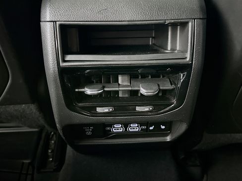 Used 2023 Jeep Grand Cherokee Limited AWD/4WD image 29