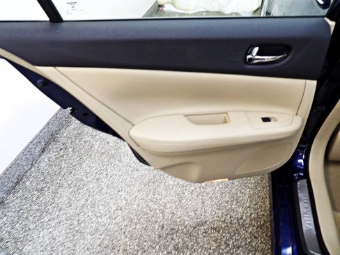 Used 2013 Nissan Maxima 3.5 SV FWD image 9