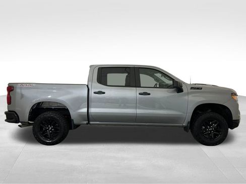 Used 2024 Chevrolet Silverado 1500 Custom Trail Boss w/ LPO, Dark Essentials Package AWD/4WD image 7