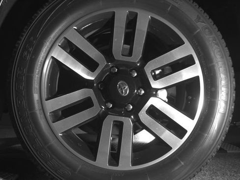 Used 2022 Toyota 4Runner Limited RWD image 17