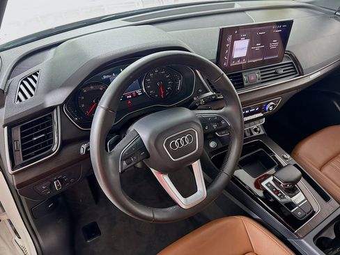Used 2023 Audi Q5 2.0T Premium w/ Convenience Package AWD/4WD image 21