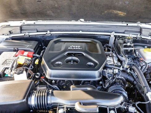 Used 2022 Jeep Wrangler Sport S image 32