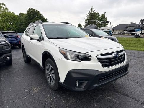 Used 2022 Subaru Outback Premium AWD/4WD image 1