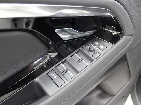 Used 2023 Land Rover Range Rover Evoque R-Dynamic S image 13