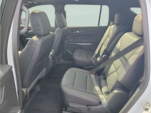 New 2026 Chevrolet Traverse Z71 w/ Enhanced Driving Package AWD/4WD image 23