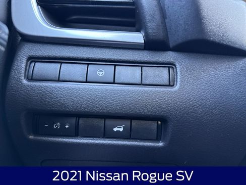 Used 2021 Nissan Rogue SV image 25