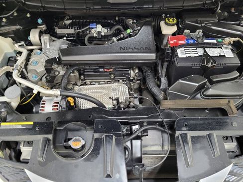 Used 2015 Nissan Rogue SV FWD image 30