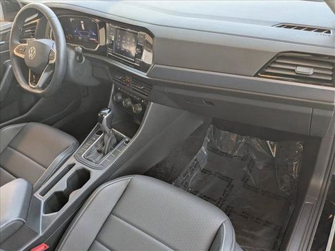 Used 2024 Volkswagen Jetta SE w/ Panoramic Sunroof Package FWD image 20