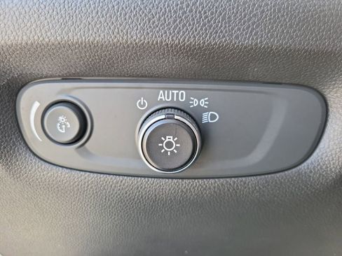 Certified 2023 Chevrolet Traverse LT image 24