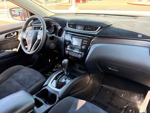 Used 2015 Nissan Rogue SV FWD image 13