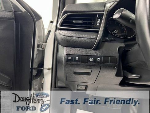 Used 2022 Toyota Camry SE w/ Convenience Package image 26